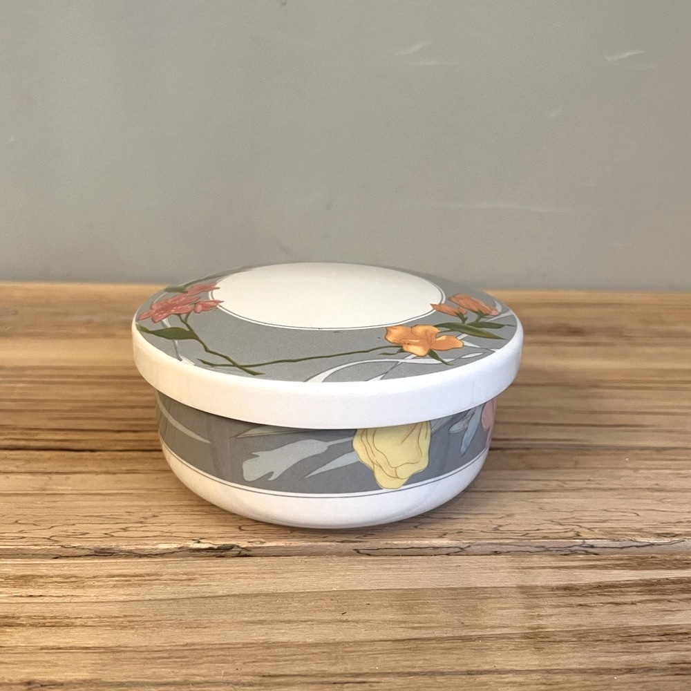 Hankook Porcelain Floral Round Lidded Bowl Made In Korea